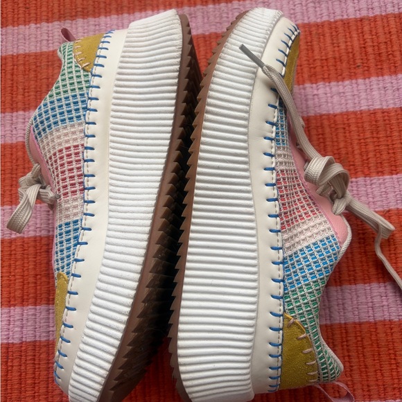 Nicole Miller size 7.5 multicolor  patchwork Sneakers. Platform sole. Comfy! - Picture 5 of 7